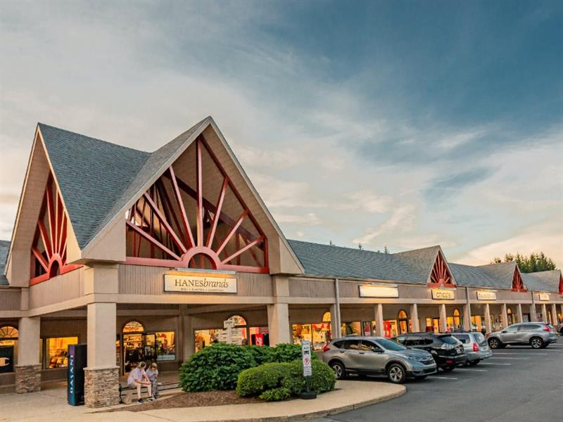 Tanger Outlets Blowing Rock Center Image #3